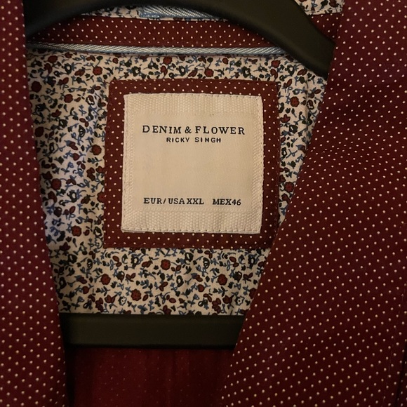 Denim & Flowers button up. Size 2X.Red - Picture 2 of 3